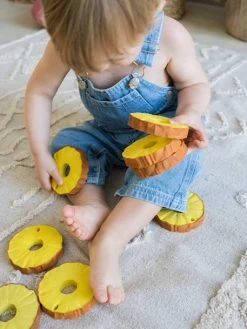 Ananas L'Ananas - OLI & CAROL Jaune - Oli Et Carol -Bébé Boutique ananas lananas oli carol 3