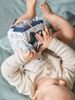 Cube D'activités à Suspendre CÉLESTE Bleu - Vertbaudet -Bébé Boutique cube dactivites a suspendre celeste 3