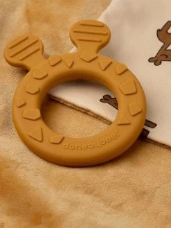 Doudou Plat Attache Sucette - DONE BY DEER Moutarde - Done By Deer 12 Doudou Plat Attache Sucette - DONE BY DEER Moutarde - Done By Deer -Bébé Boutique doudou plat attache sucette done by deer 4