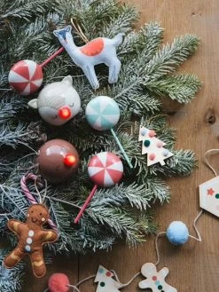 Les 4 Décorations Candy à Suspendre Rouge - Vertbaudet -Bébé Boutique les 4 decorations candy a suspendre 3