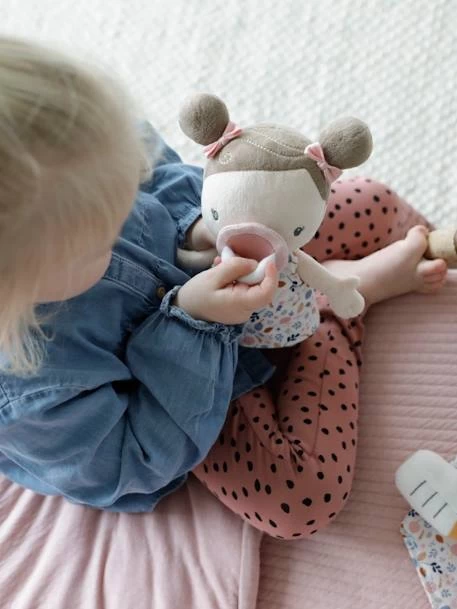 Poupée LITTLE DUTCH Bébé Rosa Et Ses Accessoires Rose - Little Dutch 8 Poupée LITTLE DUTCH Bébé Rosa Et Ses Accessoires Rose - Little Dutch – Image 6